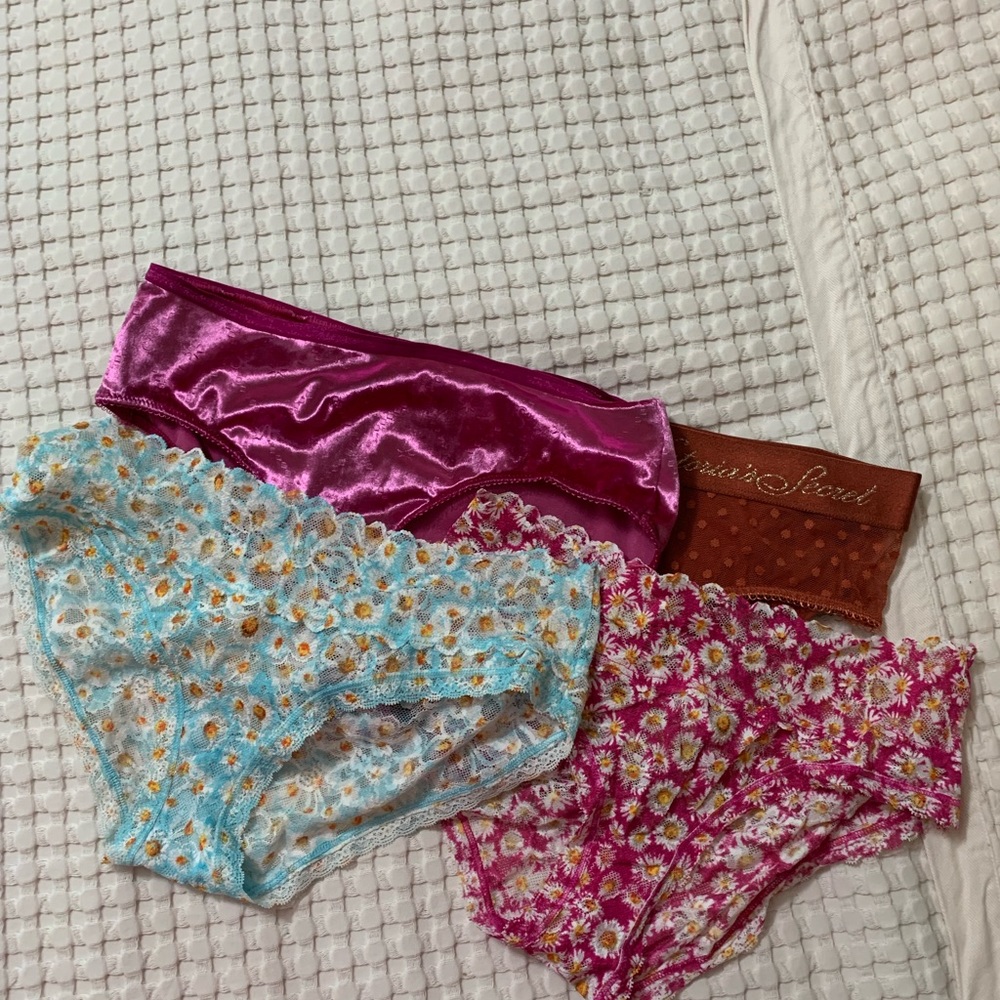 Bundle of 4 VS hiphuggers